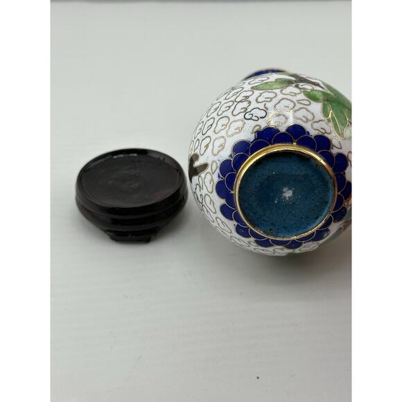 Vintage Mini Chinese Enameled Cloisonne Vase w/ Stand 3 inch White Floral - Picture 5 of 8